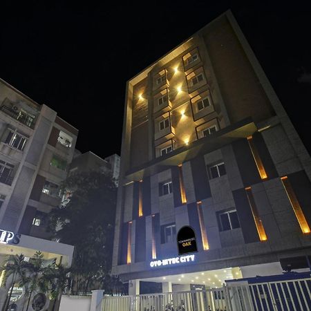 Super Townhouse Oak Hitec City Near Image Hospital Hajdarabad Zewnętrze zdjęcie