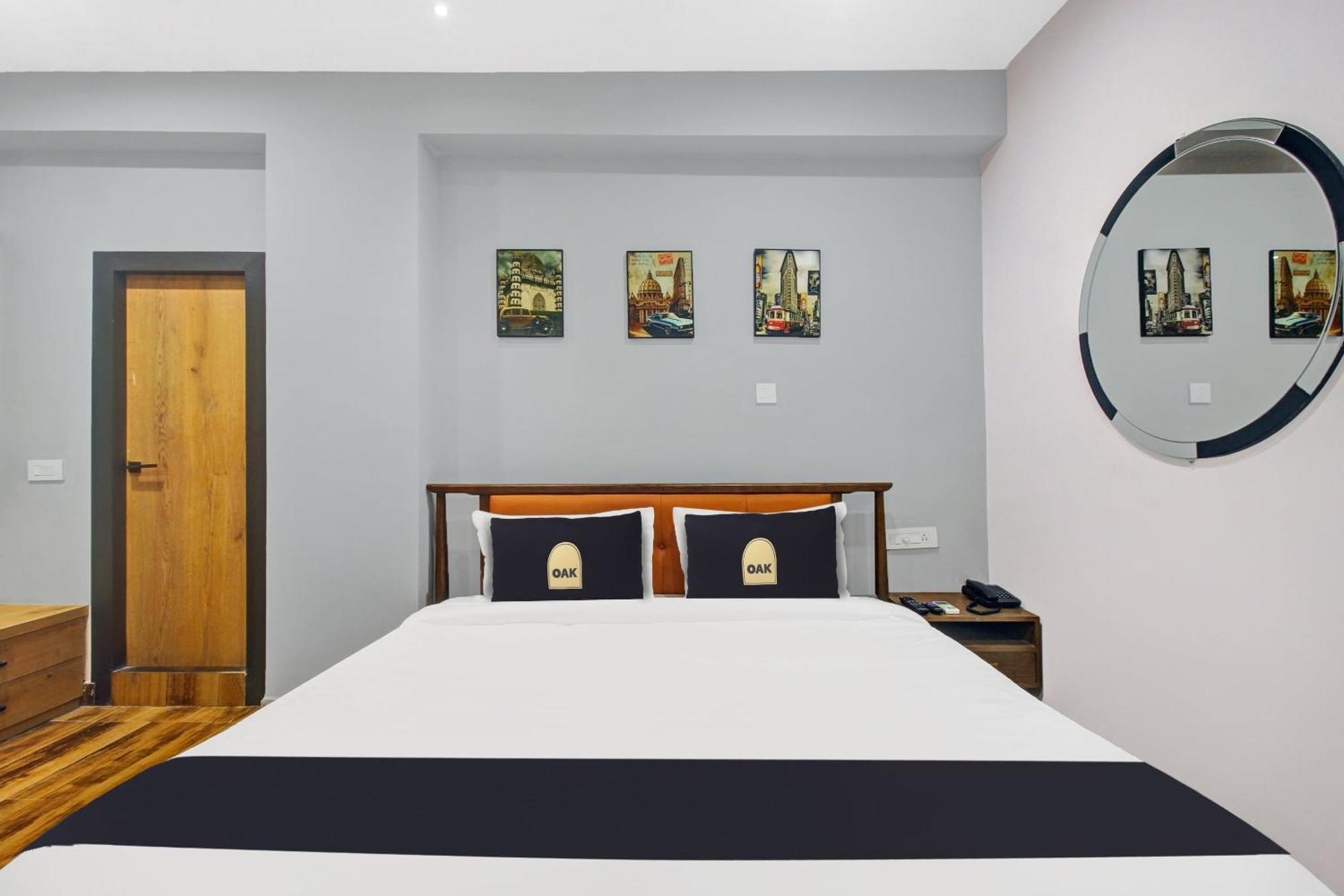 Super Townhouse Oak Hitec City Near Image Hospital Hajdarabad Zewnętrze zdjęcie