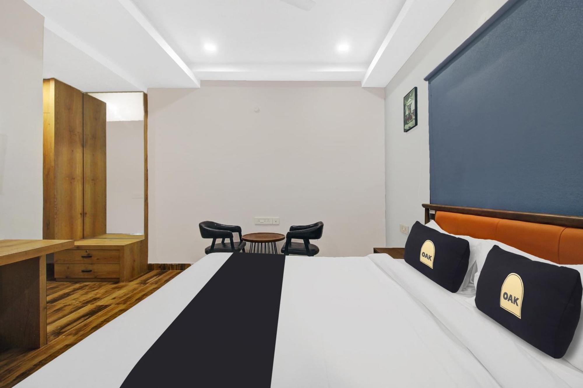 Super Townhouse Oak Hitec City Near Image Hospital Hajdarabad Zewnętrze zdjęcie