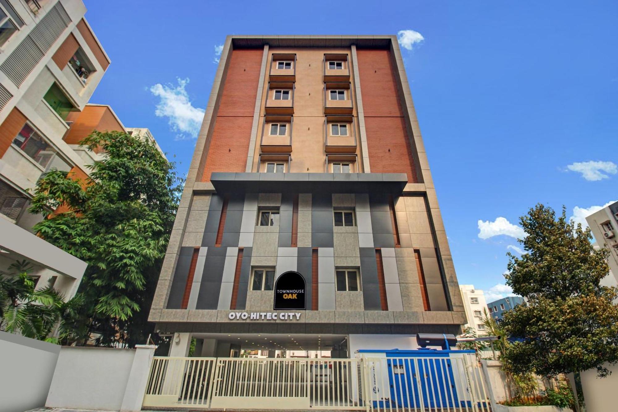 Super Townhouse Oak Hitec City Near Image Hospital Hajdarabad Zewnętrze zdjęcie