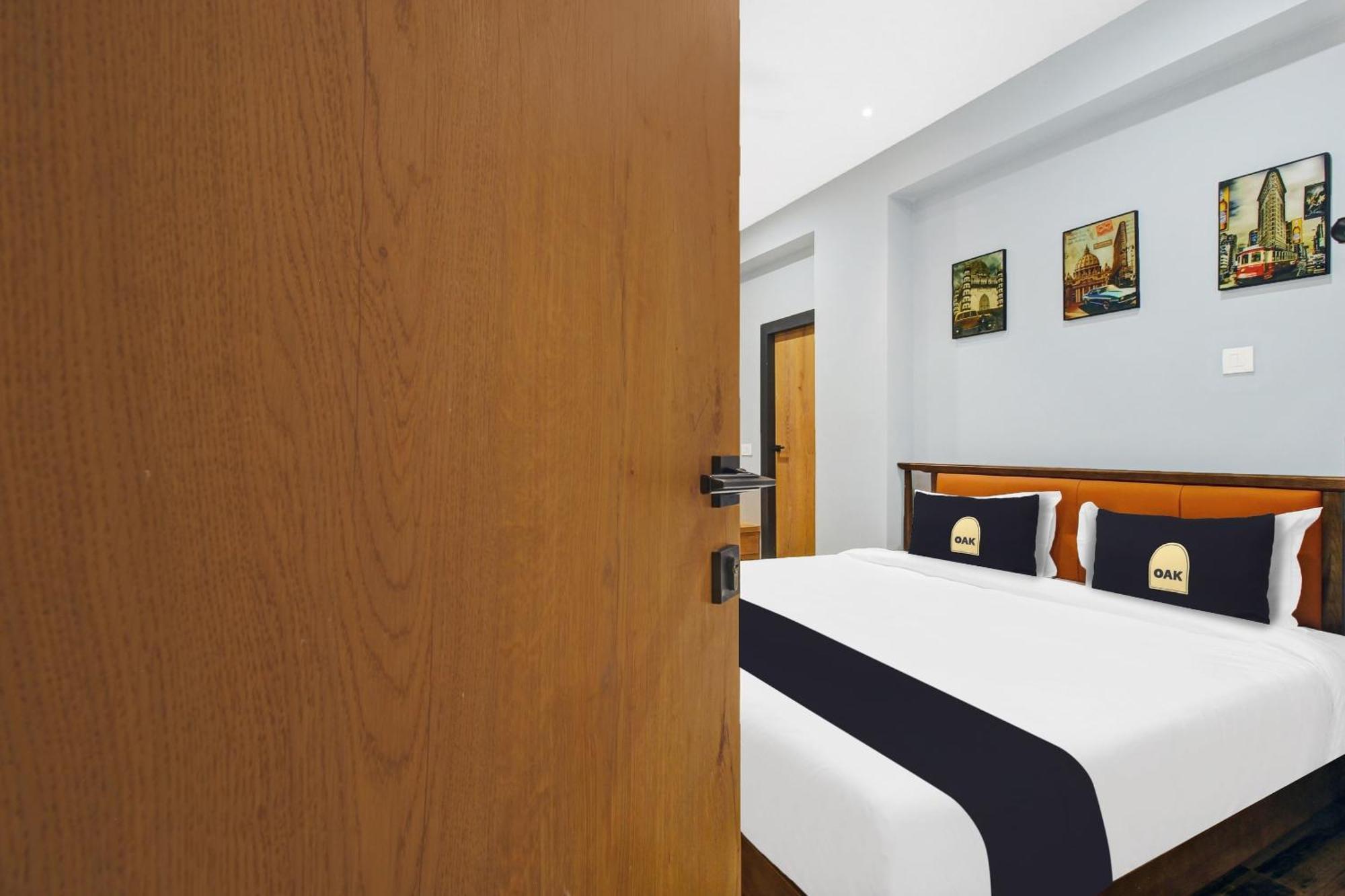 Super Townhouse Oak Hitec City Near Image Hospital Hajdarabad Zewnętrze zdjęcie