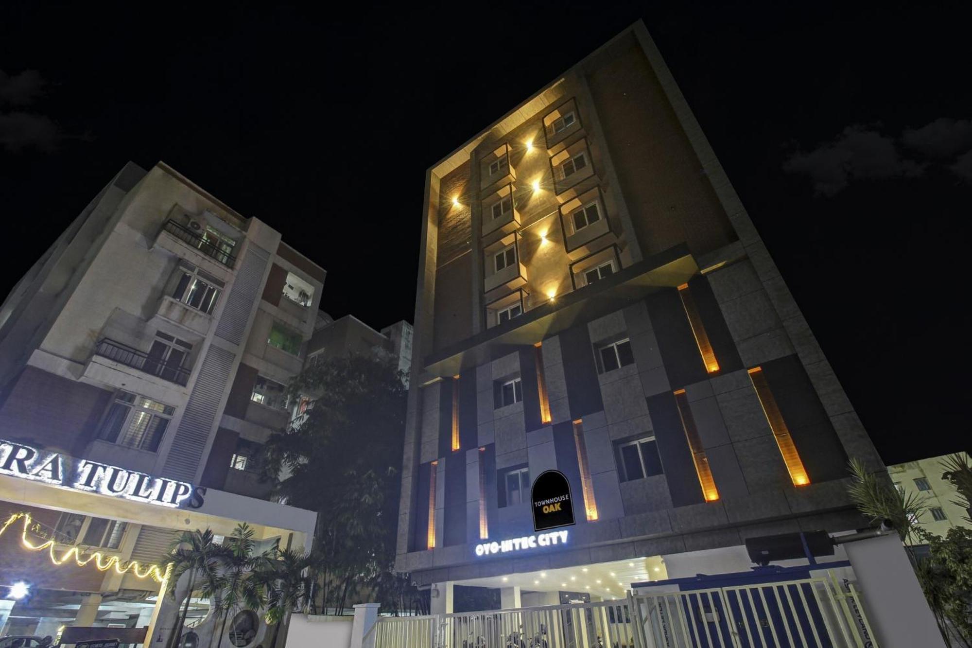 Super Townhouse Oak Hitec City Near Image Hospital Hajdarabad Zewnętrze zdjęcie